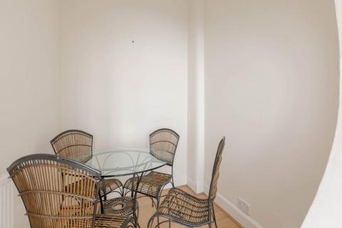 1f1, 5 Dalgety Avenue, Edinburgh, EH7 5UF