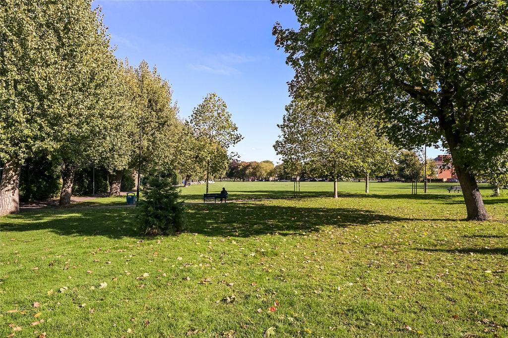 Chiswick common