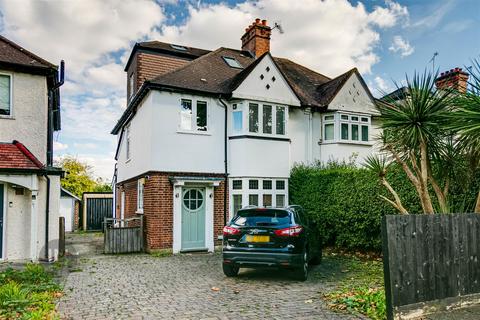 106 Sutherland Grove, London, SW18 5QW
