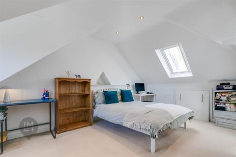 106 Sutherland Grove, London, SW18 5QW