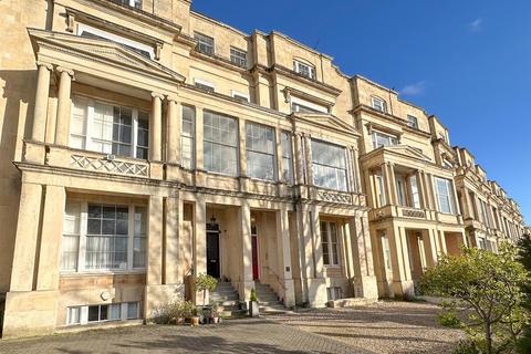 2 bedroom flat to rent, Lansdown Terrace, Cheltenham GL50 2JT