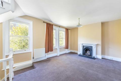 3 bedroom duplex to rent, Brecknock Road,Tufnell Park, N19