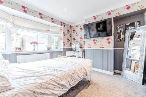 2 Ashfield Road, Morley, Leeds, LS27 0QE