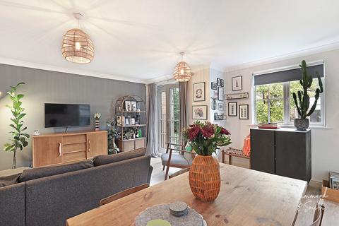 Flat 4, Harding House Addison Court, Epping, CM16 4FG