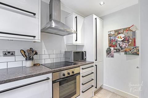 Flat 4, Harding House Addison Court, Epping, CM16 4FG