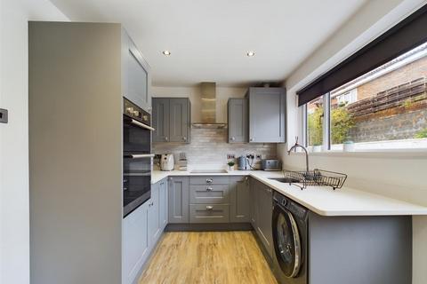 25 Burton Drive, Wrexham, LL12 8BG