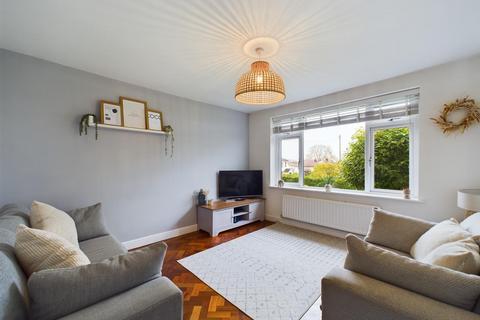 25 Burton Drive, Wrexham, LL12 8BG