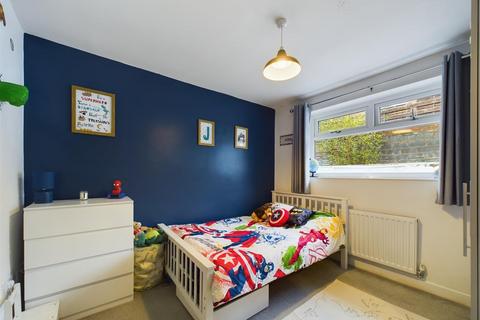 25 Burton Drive, Wrexham, LL12 8BG