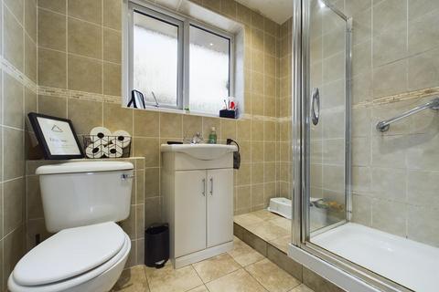 25 Burton Drive, Wrexham, LL12 8BG
