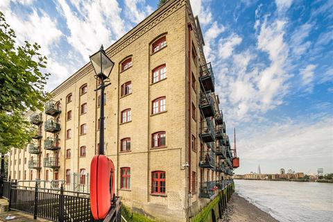 1 bedroom flat for sale, Globe Wharf, Rotherhihe Street, SE16