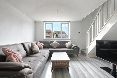 9 Benedictine Gate, Waltham Cross, EN8 0XB