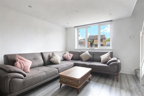 9 Benedictine Gate, Waltham Cross, EN8 0XB