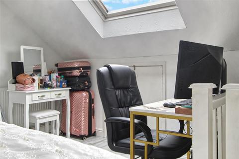 9 Benedictine Gate, Waltham Cross, EN8 0XB
