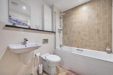 2 bedroom flat for sale, High Wycombe,  Buckinghamshire,  HP13