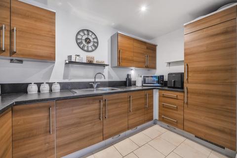 2 bedroom flat for sale, High Wycombe,  Buckinghamshire,  HP13