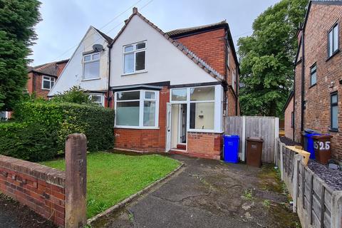 6 bedroom house to rent, Leeshall Crescent, Manchester M14