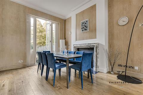 2 bedroom apartment for sale, Oakley Street, London SW3