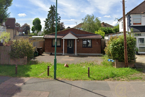 3 bedroom detached house to rent, Gander Green Lane, SUTTON SM3