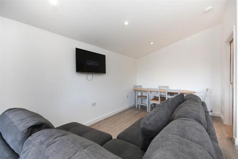 5 bedroom apartment to rent, Osborne Road, Newcastle Upon Tyne NE2