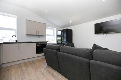 5 bedroom apartment to rent, Osborne Road, Newcastle Upon Tyne NE2