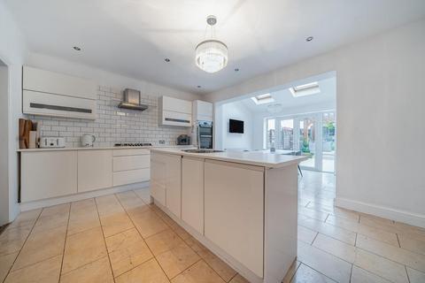 4 bedroom terraced house for sale, Chatham Avenue, Hayes