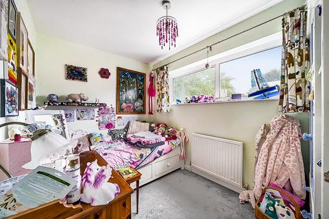 11 Fox Close, Orpington, BR6 6LR