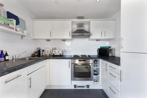 2 bedroom apartment for sale, Garratt Lane, London, SW18