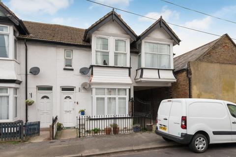 2 bedroom flat to rent, Danesmead Terrace, Margate, CT9