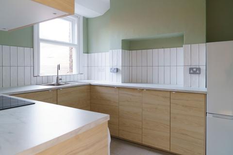 2 bedroom flat to rent, Danesmead Terrace, Margate, CT9