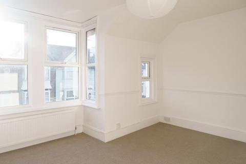 2 bedroom flat to rent, Danesmead Terrace, Margate, CT9