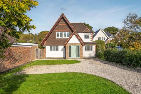 4 bedroom detached house for sale, Lower Village Road, Sunninghill