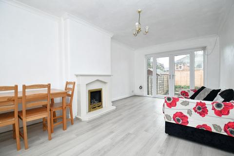 7 Dellcot Close, Salford, M6 7PE