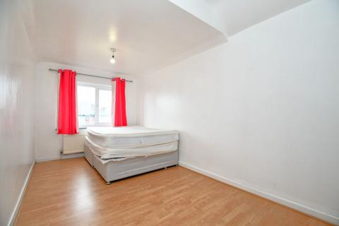 7 Dellcot Close, Salford, M6 7PE