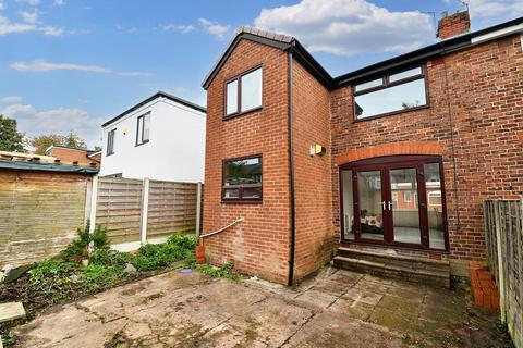 7 Dellcot Close, Salford, M6 7PE