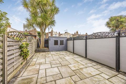 3 bedroom terraced house for sale, Farlington Road, Portsmouth PO2