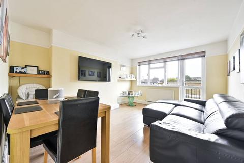 3 bedroom flat for sale, Landridge Road, Fulham, London, SW6