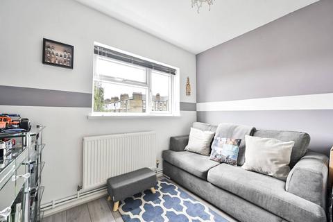 3 bedroom flat for sale, Landridge Road, Fulham, London, SW6