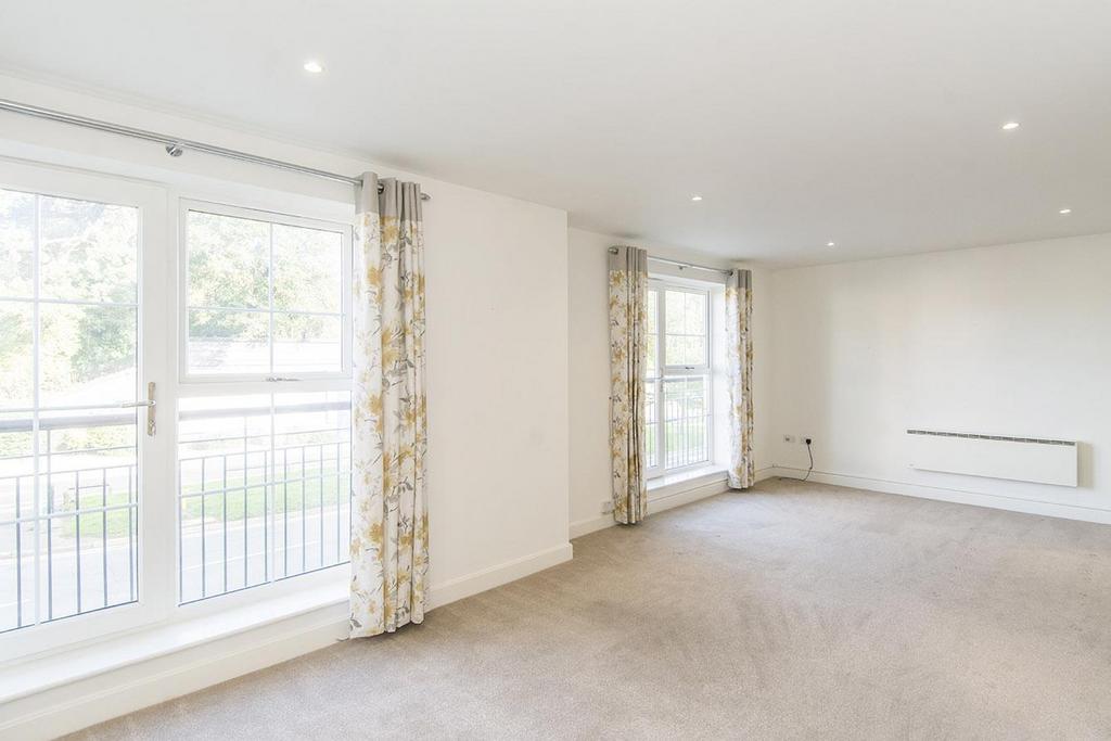 Living/Dining Area