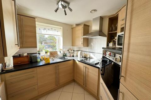 2 bedroom retirement property to rent, Albany Road, Chorlton