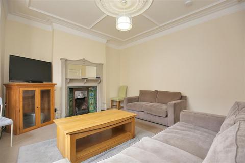 5 bedroom end of terrace house to rent, Honister Avenue, Newcastle Upon Tyne NE2