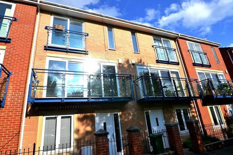 4 bedroom townhouse to rent, The Sanctuary, Hulme, Manchester, M15 5TR