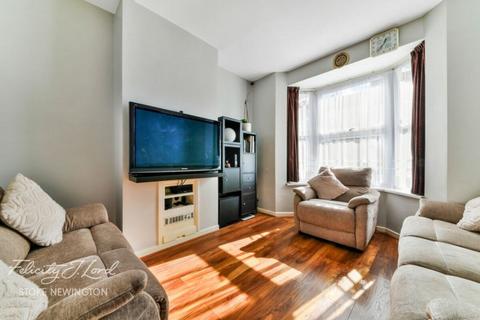 4 bedroom terraced house for sale, Ferndale Road, London, N15