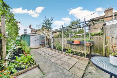 4 bedroom terraced house for sale, Ferndale Road, London, N15