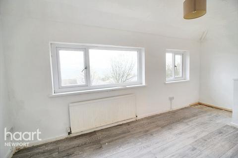 2 bedroom terraced house to rent, Brangwyn Road, Tredegar