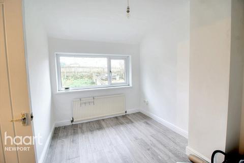 2 bedroom terraced house to rent, Brangwyn Road, Tredegar