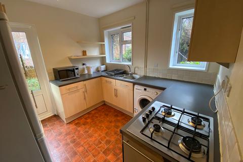 4 bedroom semi-detached house to rent, Thurmond Crescent, Winchester, SO22