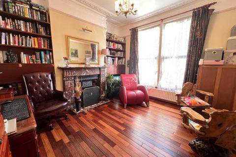 6 bedroom terraced house for sale, Belmont Road, Ilford