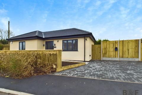 2 bedroom detached bungalow for sale, Oaklands Close, Bristol BS16