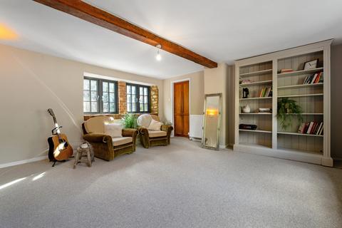 Malindi Brookside Lane, Badby, Daventry, NN11 3AU