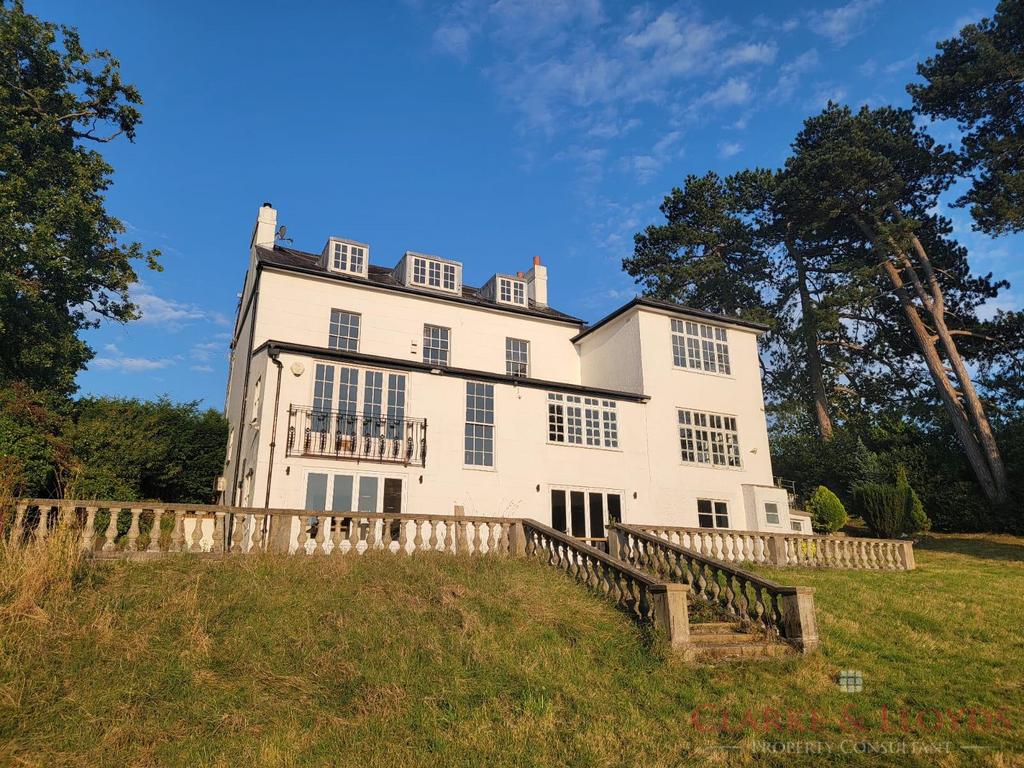 5 bed detached to rent Heathfield Road, Keston BR